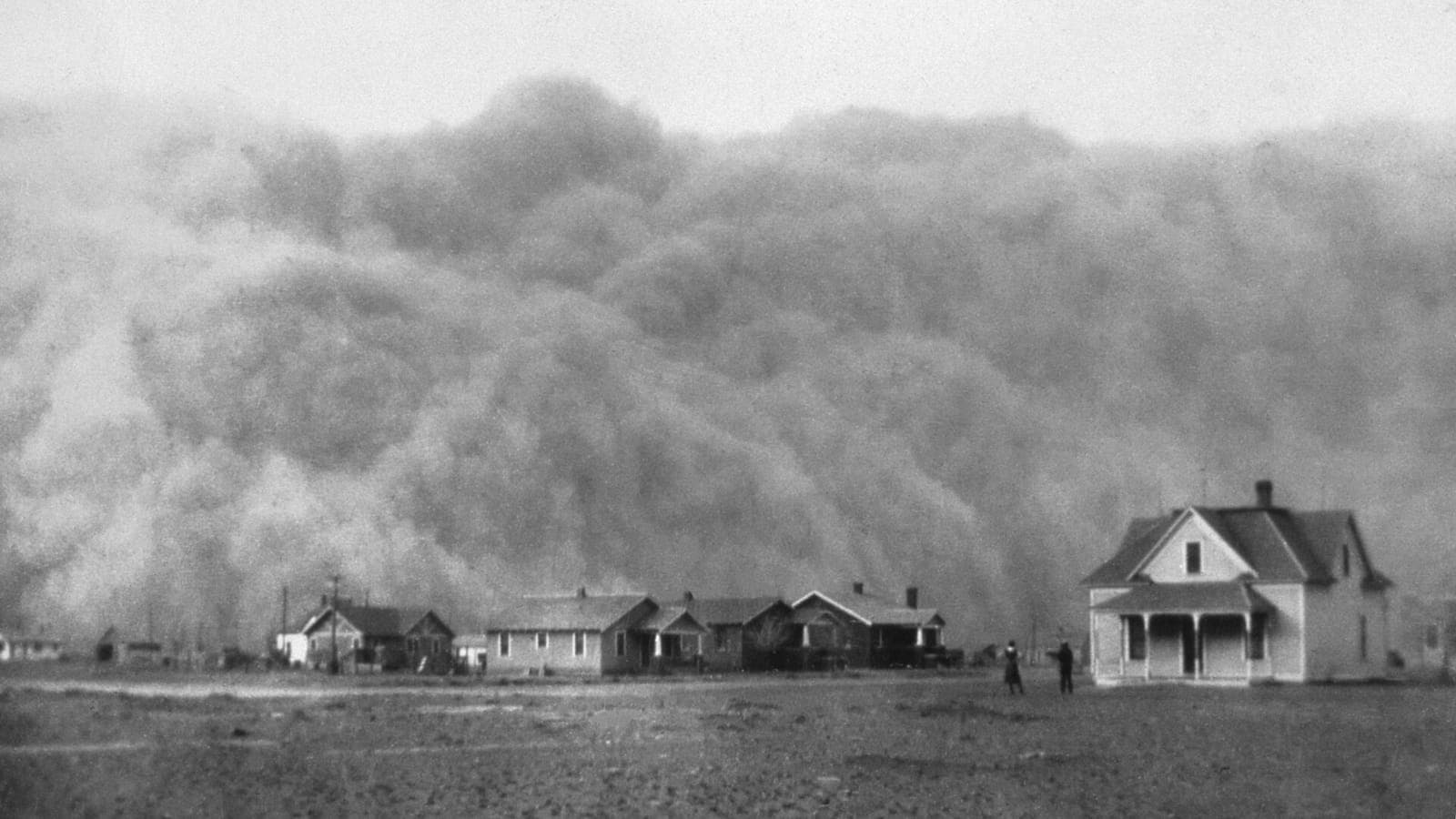 A dust storm approaching Stratford, Texas, in 1935